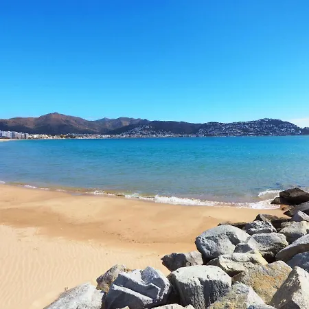 Girones By Interhome Willa