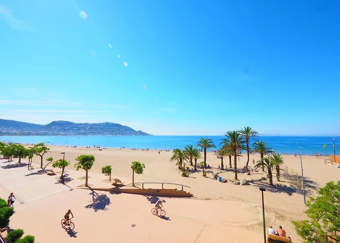 Girones By Interhome Roses