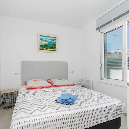 Girones By Interhome Roses